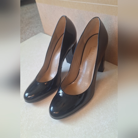 Talbots Black Heels Shoes patent leather Glossy pumps heels size 9B Sabria - Picture 2 of 8